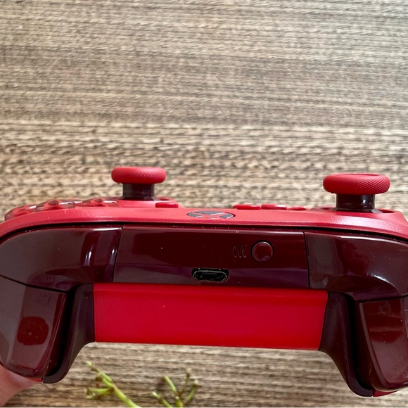 Xbox One Wireless Controller, Red - Picture 5 of 5